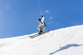 阿森纳主帅放话：CBA常规赛首回合必胜利雅得新月，王楚钦冷笑回应-爱游戏官方登录