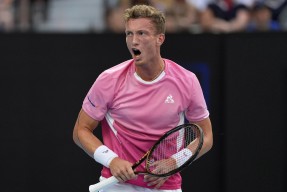  德约科维奇爆冷击败法国队，败北引爆全场！-爱游戏官方